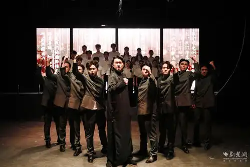 武汉学子毕业大戏狂飙以艺载道