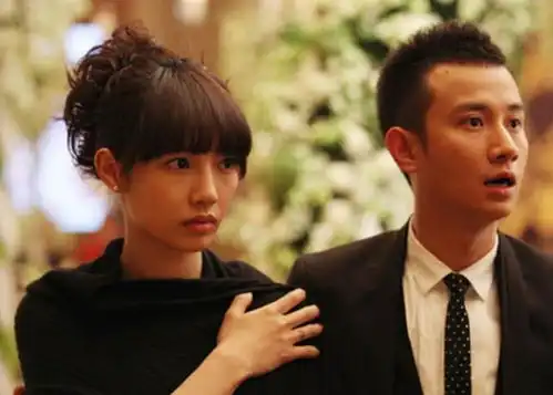 过气王珞丹和白百何明争暗斗,公开嘲讽孙俪是新人,今街头卖艺