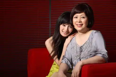 杨幂从童星到女富豪,斩断与刘恺威7年情愫,她是如何做到身价50亿
