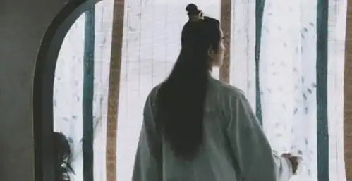 妥妥的把自己活成了一个娱乐圈中的上班族,这样的他你喜欢吗
