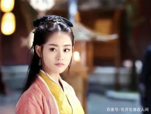 民间故事书生怀疑妻子私通,跟踪她进小树林,最终发现妻子秘密
