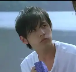 周杰伦头文字d高清截图要萌的给高分
