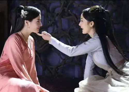 热巴凭一张照片就破除与杨幂不和传闻两人真正关系是