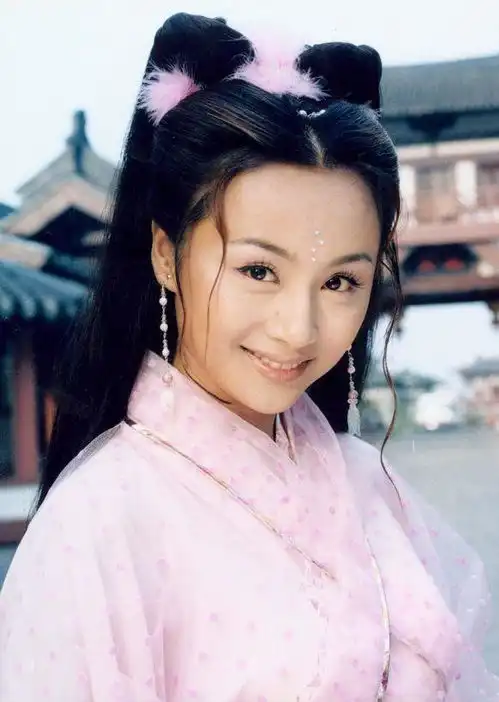 还记得乌龙闯情关这部剧吗曹颖一出场就把观众惊艳到了