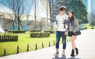 与他相处中有这3个特征,说明他在偷偷的喜欢你
