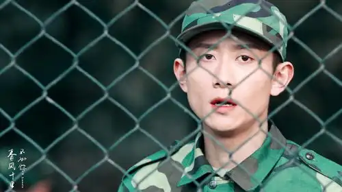 同样凭小兵张嘎走红,张一山事业红火,而谢孟伟却越来越糊
