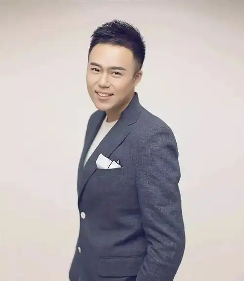 你和穿普拉达的女王,只差这一件皮草