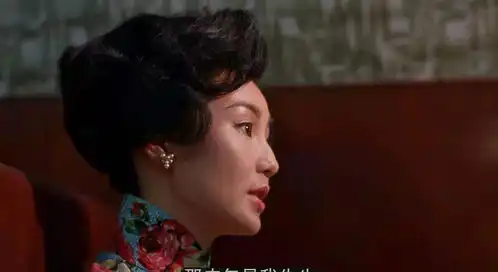 花样年华少年看旗袍,青年看爱情,中年看苏丽珍婚姻的酸楚