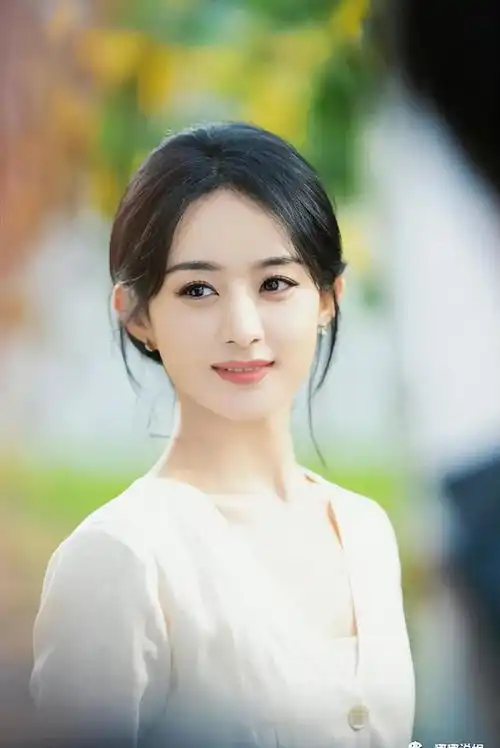 85花全部抛锚赵丽颖转型难,杨幂另谋出路,唐嫣被侃退圈
