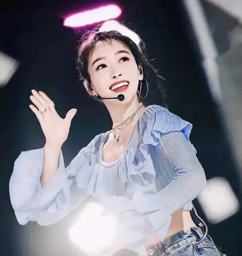 宋茜大学照片,李沁大学照片,杨紫大学照片,看到宋轶难怪说自己长得还行
