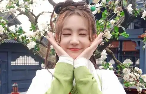 一向演女主的李一桐,去苍兰诀当配角,得知她演谁后不平静了