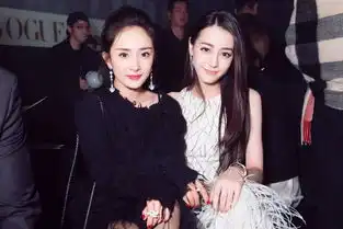 热巴曾同于正合作,早年婚纱剧照显土味,网友还好遇见杨幂
