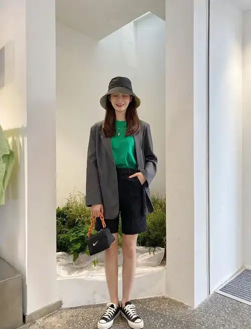 骑行裤已经不适合夏天了,试试男友风短裤,舒适时髦到了极点