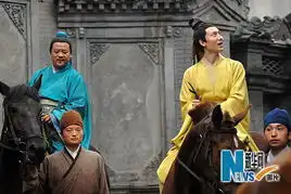 带你看一场红楼新戏
