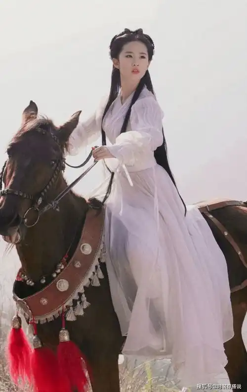 16年再回首刘亦菲版小龙女,犹如天仙下凡,美得不食人间烟火
