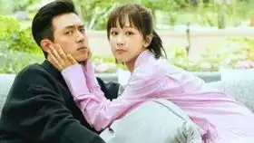 还记得亲爱的热爱的里佟年和韩商言的爱情,真的太甜了让我们现在看看小白和艾情的甜甜爱情