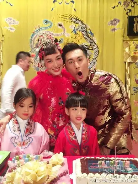 组图钟丽缇京剧造型办生日趴期待婚礼当天
