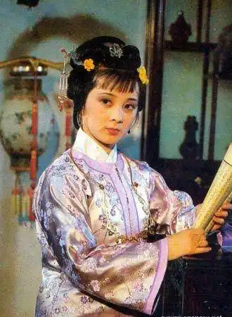 87红楼梦她很美,皮肤好,拍戏不用化妆,弄弄头发就可以上镜