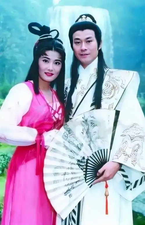 1995年的香帅传奇,多少人曾痴迷郑少秋珍贵幕后高清剧照
