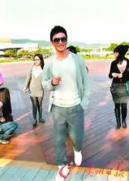 高房价下看看成名后依旧住在蜗居的明星