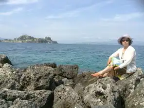 希腊科孚岛茜茜公主行宫和海边灯塔
