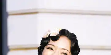 一步之遥毁誉参半洪晃挺身救姜文
