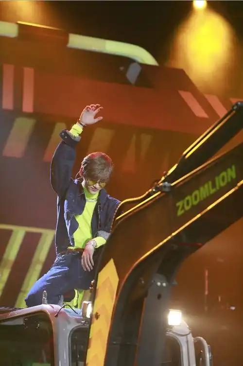 组图明侦nznd破冰演唱会剧照曝光新女团ycyu亮相