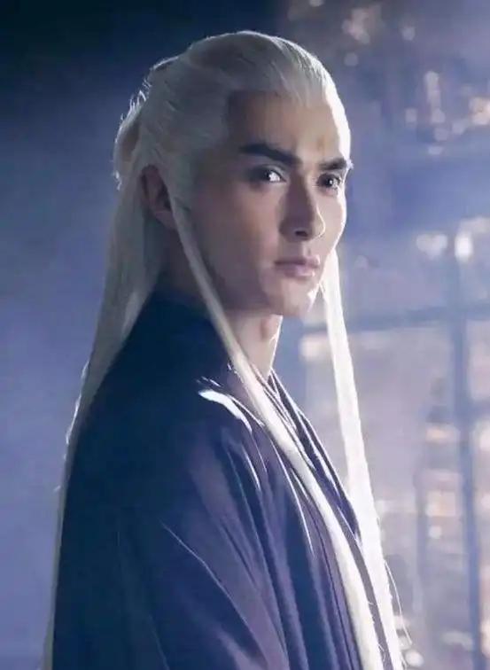 继枕上书后,高伟光新戏再演神仙角色,又收一枚花痴女主