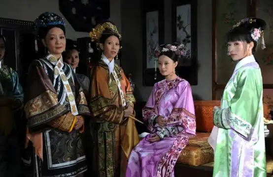 万美汐再次扮演甄嬛传的欣常在美貌不在变成了咖妃宋小宝
