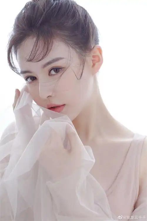 致敬经典王晶小鱼儿与花无缺,小仙女被云千千模仿
