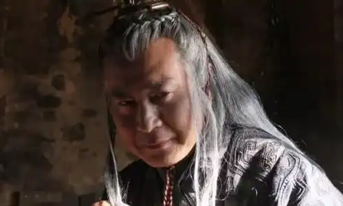 修长城挖断了龙脉,传奇名将含恨而终,北方匈奴从此崛起
