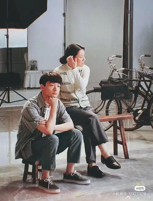 张晚意说演员要好好体验生活,清醒又自律,又稳又正,未来可期
