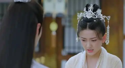 双世宠妃3曲小檀曾爱过墨言忱,给休书用词深情差点在一起