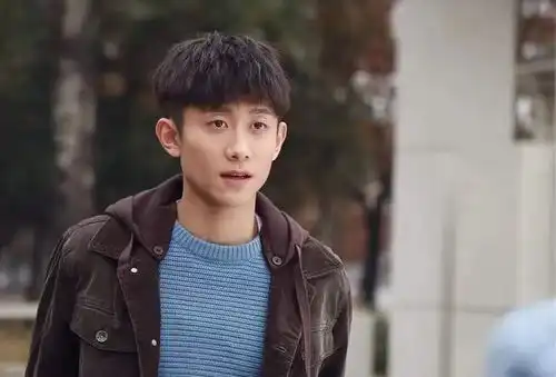 仅1天播放量破3300万,家有儿女班底一出手,国产王炸剧来了
