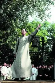 冯远征谈建党伟业演戏粘双眼皮担心删戏份
