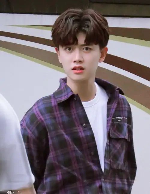 正能量偶像任嘉伦,曾离梦想一步之遥,如今进军娱乐圈仍不忘初心