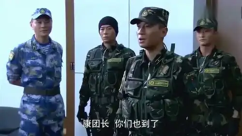 康团长报到,手下的兵看见都不够热情,团长怒了
