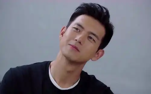 网友李现为了他,终于发出了2024年的第2条视频
