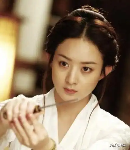 从脸崩被嘲到万人空巷,赵丽颖这段日子经历了什么
