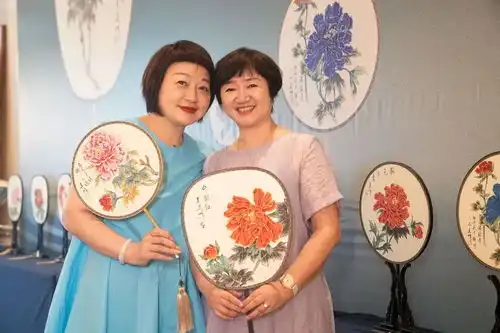 花开盛世吴建峰成扇艺术作品展在融侨水乡酒店精彩绽放