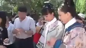 孙俪踹少爷的时候,表情和邓超像极了,承载了邓超的幽默细胞
