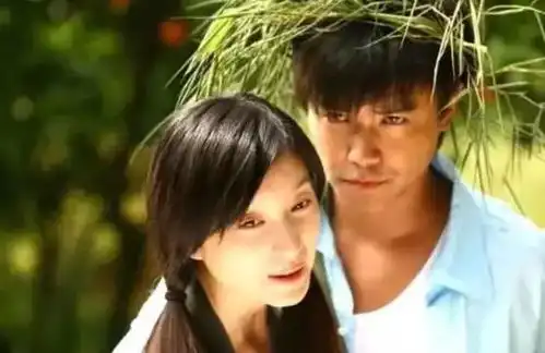 朱亚文晒老婆丑照被全网diss后,一个细节暴露了幸福背后的真伪