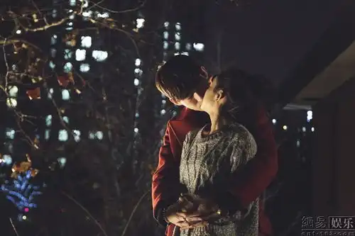 杉杉来了甜蜜剧照张翰赵丽颖浪漫拥吻
