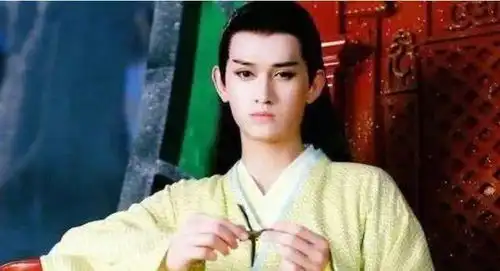 他带老弟进演艺圈,如今老弟走红全国,而他自己却不温不火