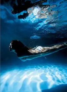 高清垫底辣妹有村架纯泳池写真美到爆
