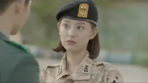 太阳的后裔堂堂柳时镇大尉,竟然会被尹明珠的这种把戏耍
