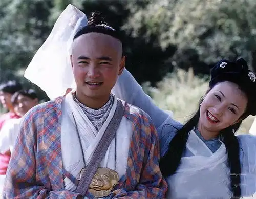 38岁经济师嫁63岁富豪,背后的真相很现实婚姻,本就是一场合谋