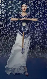 女神钟丽缇晒京剧婚照咬唇妩媚惊艳教你拍国风
