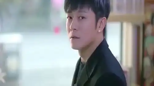 如若巴黎不快乐,张翰霸道总裁也会被教训,最后的这微笑真是无语
