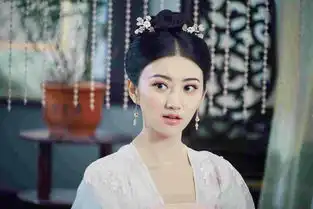 她颜值不输景甜,被成龙力顶却火不了,座驾奢华孩子却不像她
